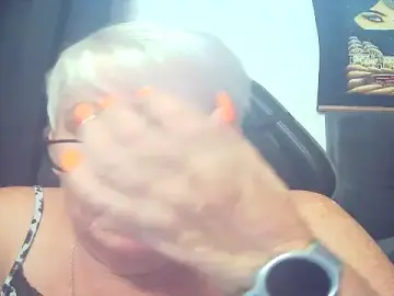 Playful_MILF_Demi  live sex cam