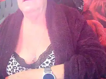 Playful_MILF_Demi  live sex cam