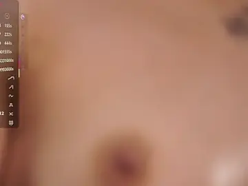 QueenieMerow  live sex cam
