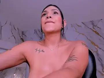 SarahYates  live sex cam