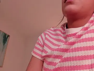 SarahYates  live sex cam