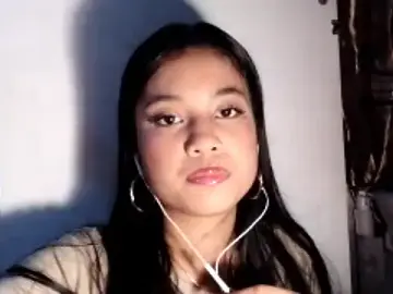 KarineElwell  live sex cam