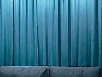 EmilyReyess  live sex cam