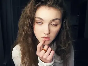 VickiPraml  live sex cam