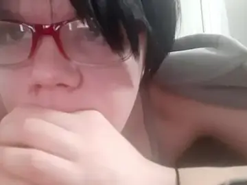 Head2ears  live sex cam