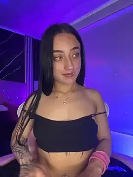 Ady_18  live sex cam