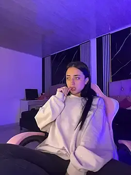 Ady_18  live sex cam