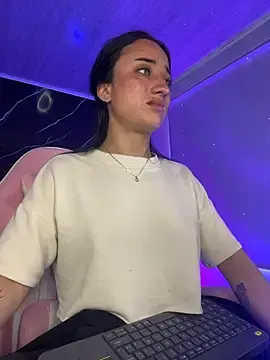 Ady_18  live sex cam