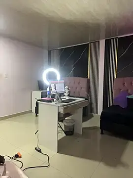Ady_18  live sex cam