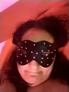 Cerenuyarr  live sex cam