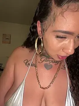 Indicaredd  live sex cam