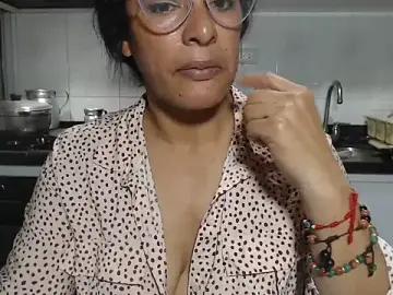 Kateleyagrey  live sex cam