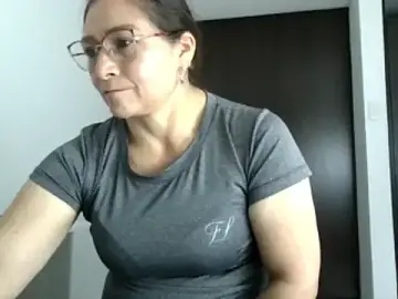 Ruby-milf1  live sex cam