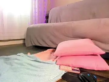 Viki_love77  live sex cam