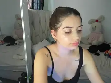 KittyKlum  live sex cam