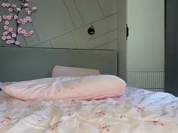 MiraJuicyJune  live sex cam
