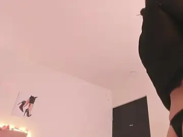 Miss_Ishtar_  live sex cam
