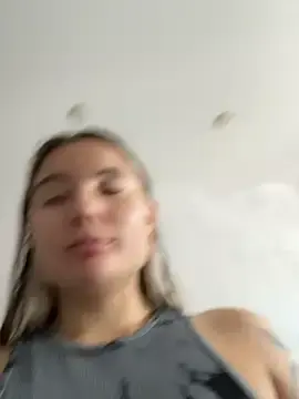 Miss_Unattainable  live sex cam
