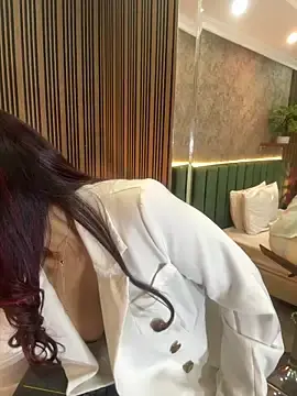 MonicaMoret  live sex cam
