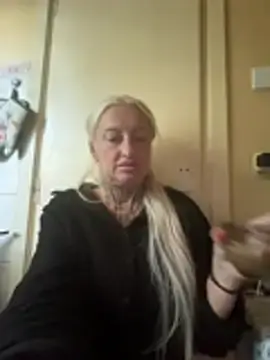 Syly83  live sex cam