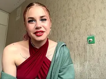 YiWelburn  live sex cam