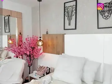 Nahomiidasilva_  live sex cam