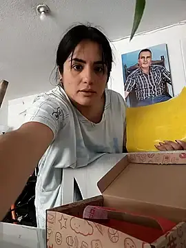 Sherezahassler  live sex cam