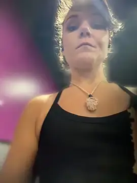 BaileyMFox  live sex cam