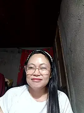 Everleigh_mom  live sex cam