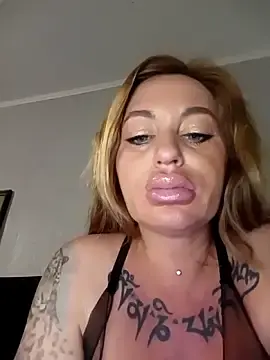 MiaMooly  live sex cam