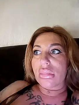 MiaMooly  live sex cam