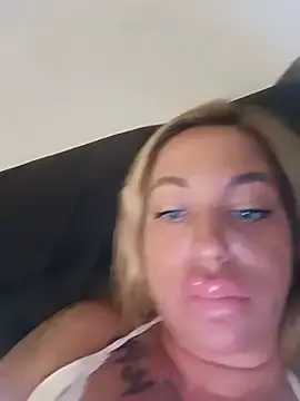 MiaMooly  live sex cam