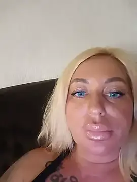 MiaMooly  live sex cam