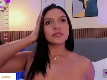 NicolleeEvanss  live sex cam