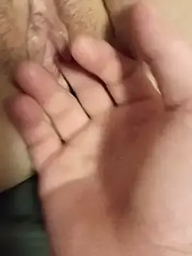Blonde2569  live sex cam