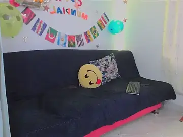 Erzsi-Moon  live sex cam