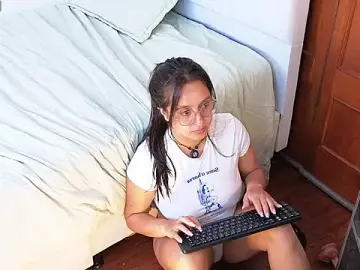 Gia_Rouge_  live sex cam