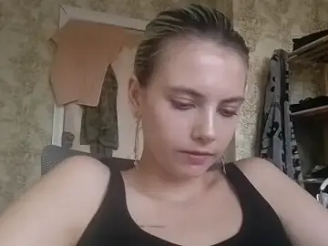 Helen18glo  live sex cam