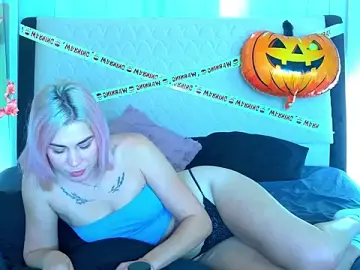 KissMeLolaa  live sex cam