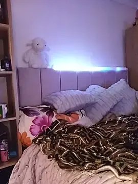 Leanne43  live sex cam