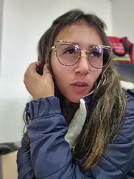 Mar_puentes  live sex cam