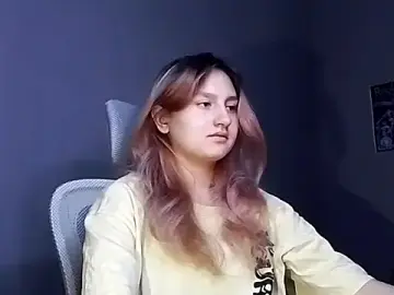 MayaGrins  live sex cam