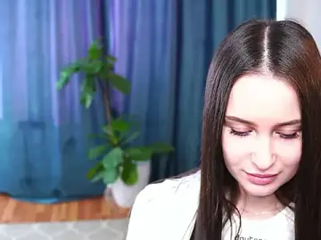 CarleenFiallo  live sex cam