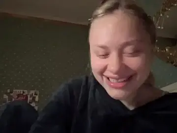 Oriinaa  live sex cam