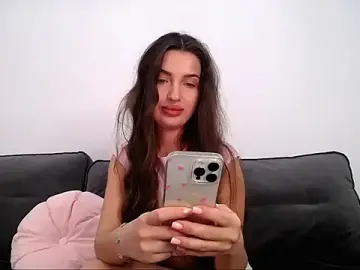 Laura_Bess  live sex cam