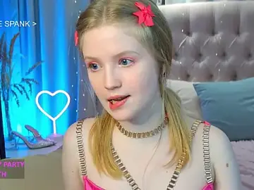 LilianHoward  live sex cam