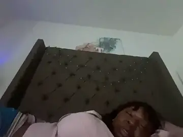 XXXLollipopsJuicy  live sex cam