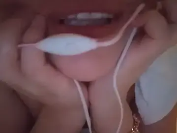 Gizzz34  live sex cam