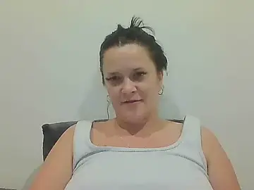 Libuska18  live sex cam