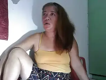 Wethornypussy4u  live sex cam